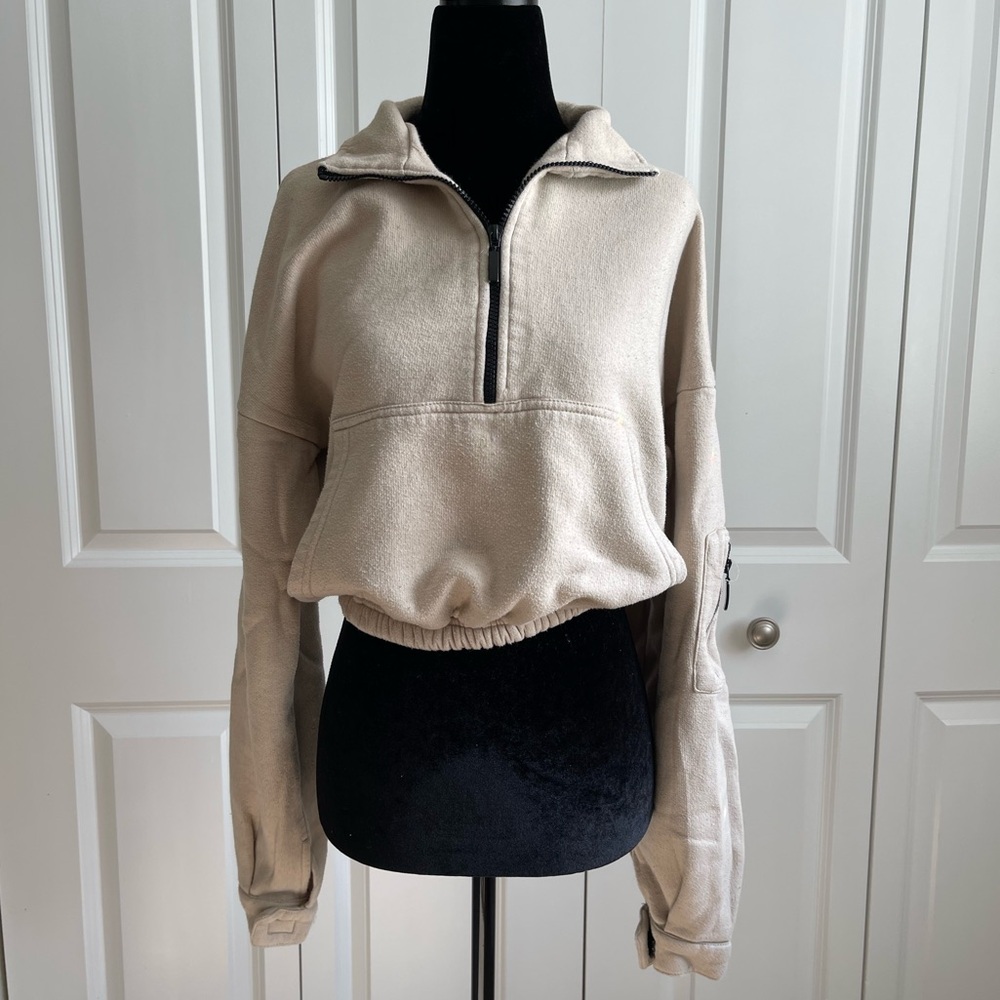 PrettyLittleThing Nude 3/4 Cropped Zip Sweater